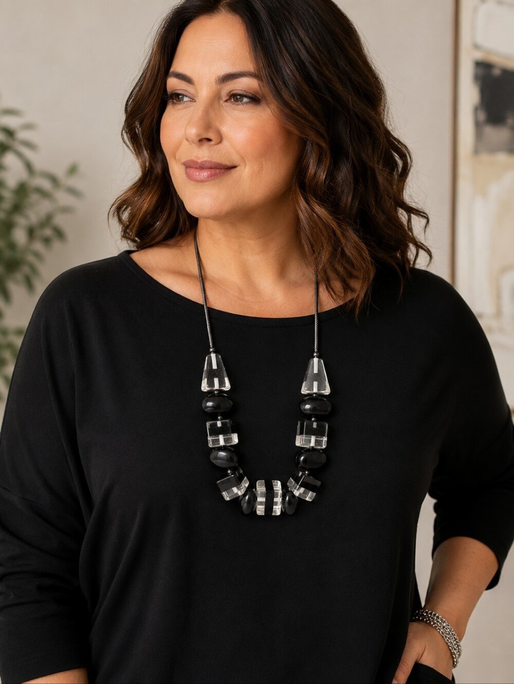 1946 Black & Clear Geometric Statement Necklace